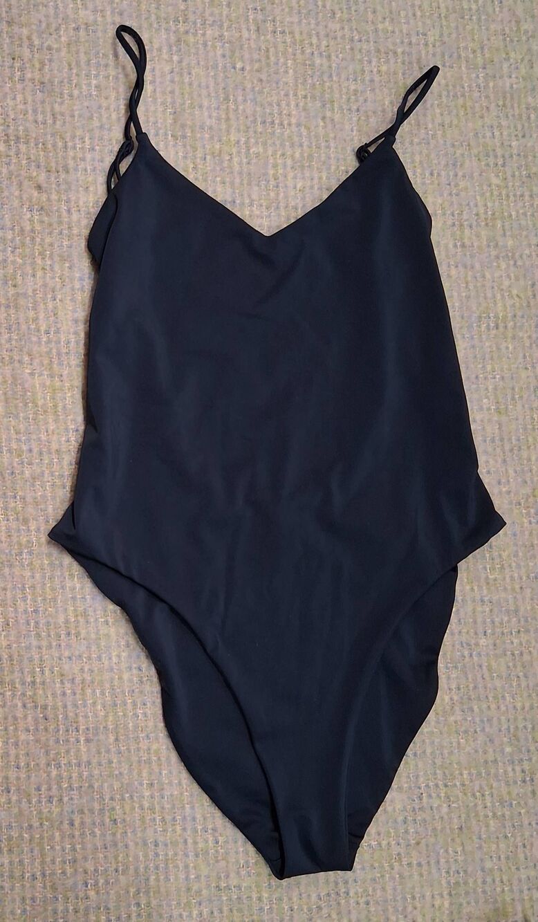 Dos gardenias womens medium black one piece swimsuit hi cut sturdy bathing suit